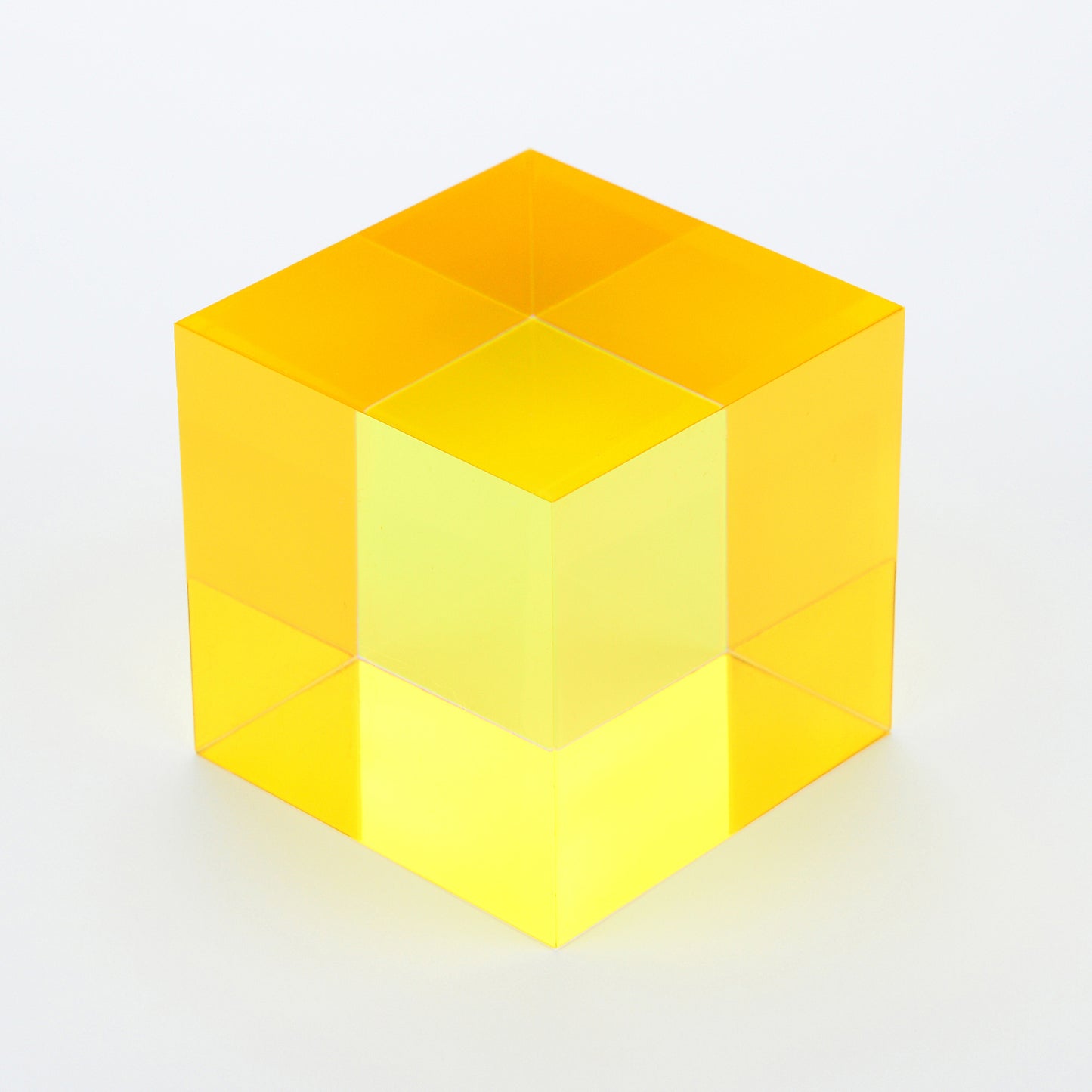 THE Y CUBE - CMY Cubes